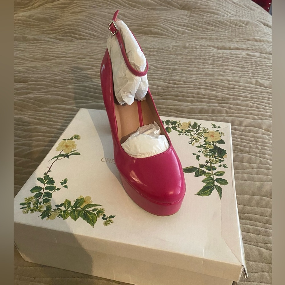 Chelsea & Violet brand new heels ✨